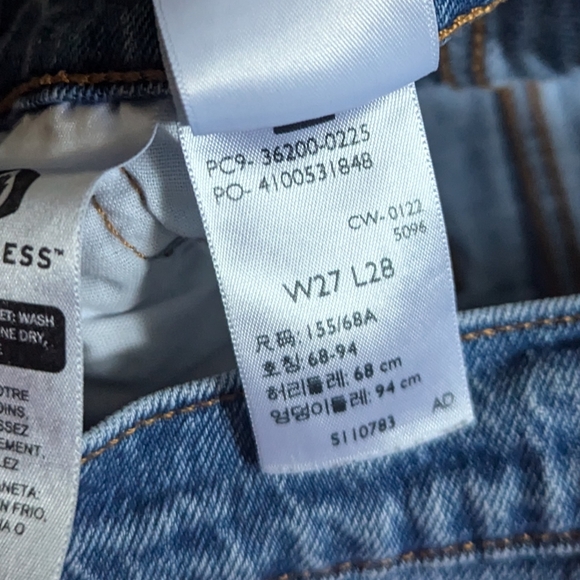 Levi's 501 Original Cropped Blue Medium Wash Denim Jean Size 27 x 28 - Picture 7 of 9